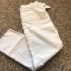 White boyfriend jeans